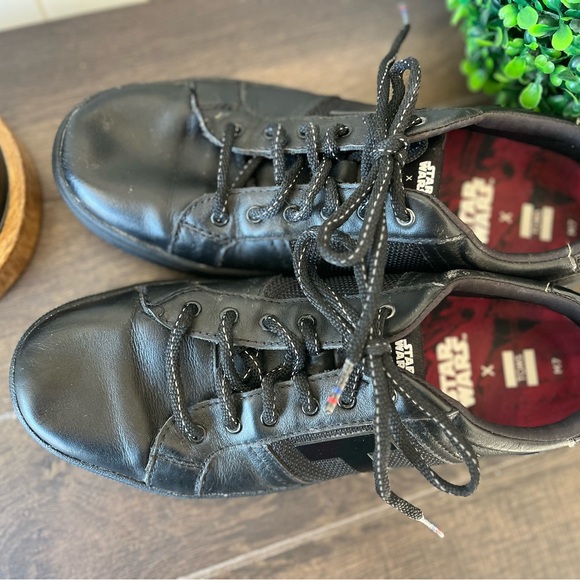 TOMS Star Wars Darth Vader Leandro Black Leather Shoes Sneakers Size 7M - Picture 12 of 16